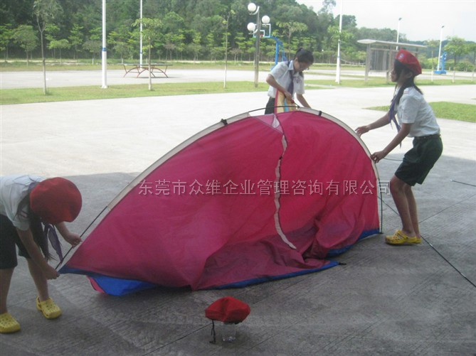 东莞青少年拓展训练营-搭建帐篷